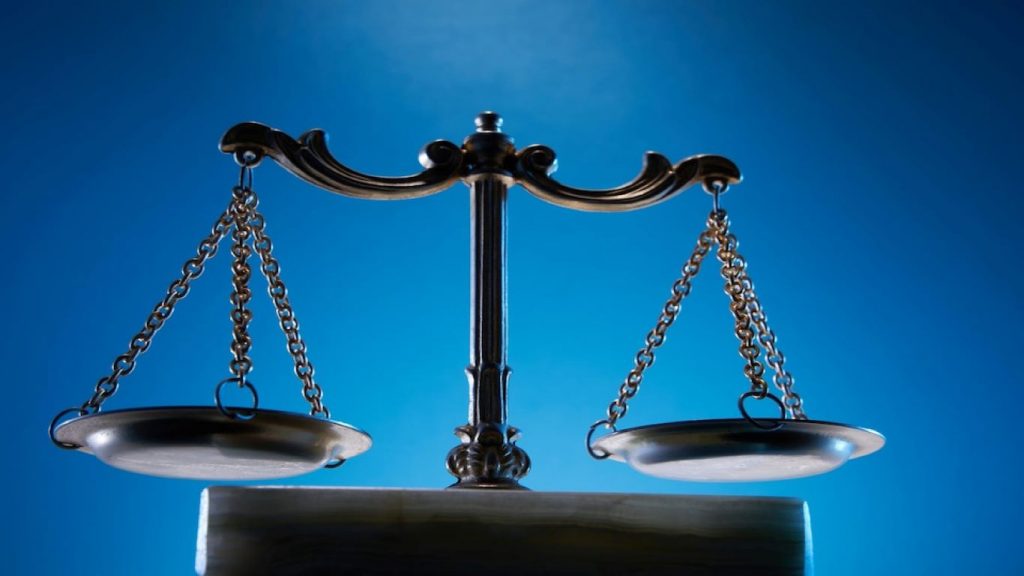 what is offer in business law